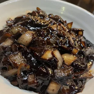 炸酱面 or jajangmyeon