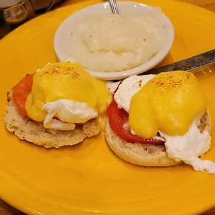 Eggs Benedict with tomato instead of ham.