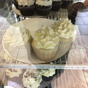 I bought this white cloud cupcake