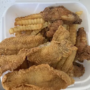 4pc Fish 4pc wing with fries!