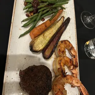 4oz Filet with Green Beans, Shrimp, and Carrots