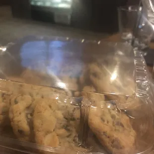 Really good cho chip and cranberry cookies a dozen