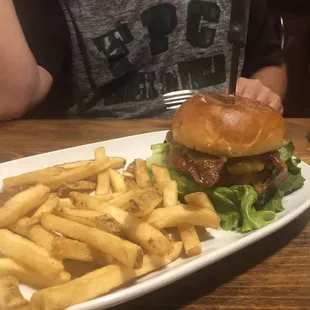 Bacon Cheese Burger  fries