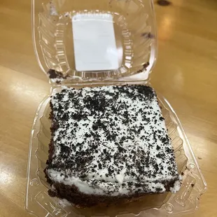 Oreo cookie and cream cheese cake
