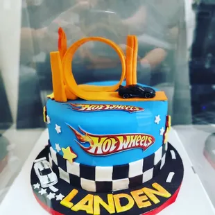 a hot wheels birthday cake