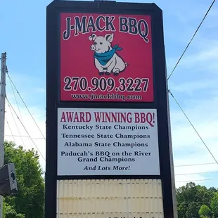 the sign for the restaurant