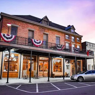 the outside of the restaurant