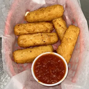Cheese sticks and marinara