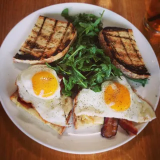 Fried Egg and Arugula Sandwich