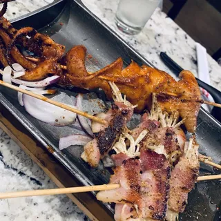 Bacon Wrapped Enoki Mushroom (2 skewers)