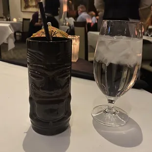 Tiki cocktail