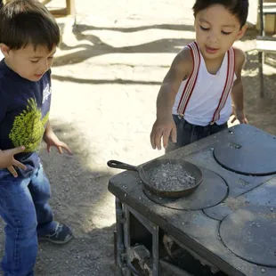 A tiny iron stove.  Bam!  Take that Emeril.