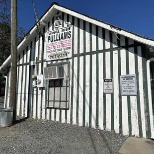 Don't miss this little stand next to a car wash.