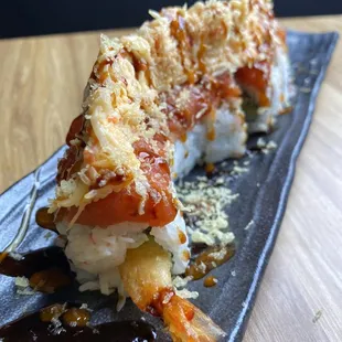 Sweet Fire Roll
Spicy krab, spicy tuna on top of Crunchy Roll