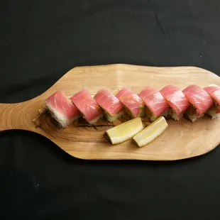 Tuna &amp; avo on spicy tuna with lemon sauce