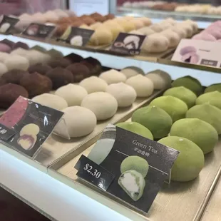 I love MochiCreams :)