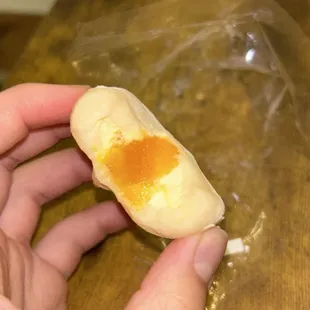 Fresh mango mochi with cream inside