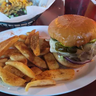 Cheeseburger w / Fries