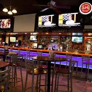 Great spot to watch your favorite team or grab dinner with the family!!