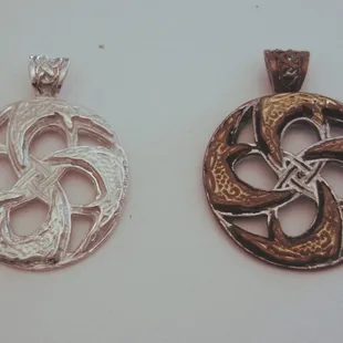 A Silver necklace refurbishing, on right of the course the original. on left after repairs and cleaning.