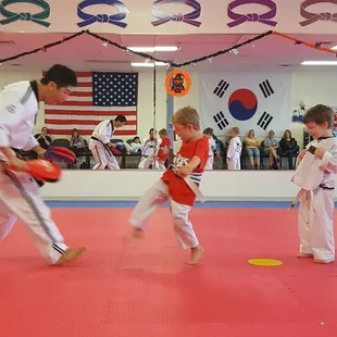 Little tigers kicking practice!