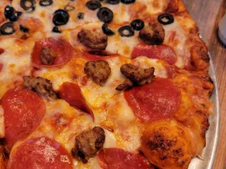 Round Table Pizza