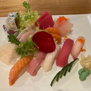 Sushi and sashimi combo - beautiful!!