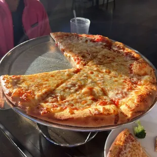 Cheese pizza