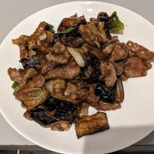 BEEF WITH EGGPLANT