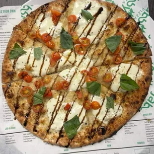 Caprese pizza