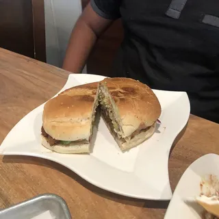 Torta de Milanesa de Pollo/ Breaded Chicken