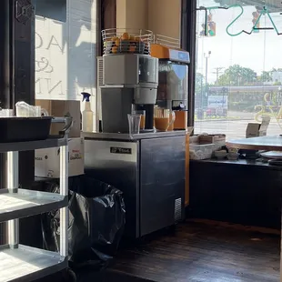 The freshly squeezed orange juice