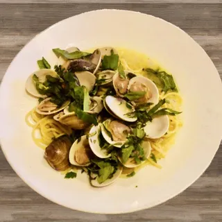 Linguine con Vongole (clams)