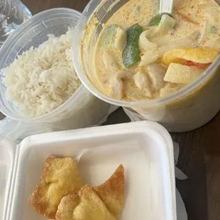 Yellow Curry and Crab Rangoons
