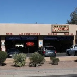 Front of building - Valencia Rd. location.
