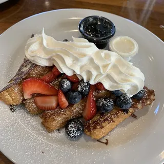 BERRIES & CREAM