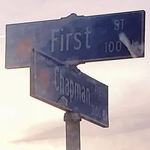 Cross streets of this jack in the box location