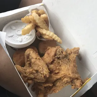 fried chicken wings, chicken, poultry, chicken wings and fried chicken, bbq wings, food, chicken wings, bbq chicken, fried chicken