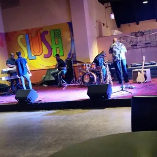 Hubbs Groove setting up to play