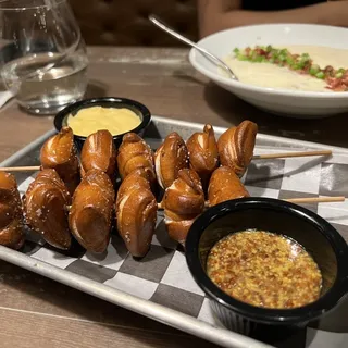 Celtic Knot Pretzel