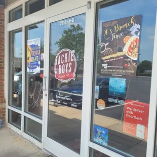 Entrance for indoor dining