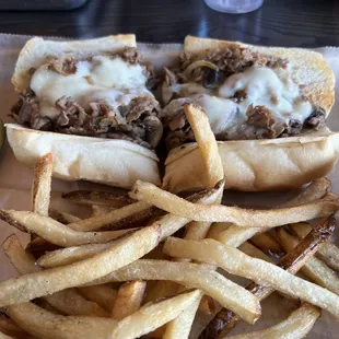 Philly Cheesesteak Supreme/Fries