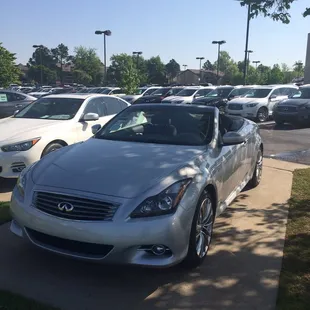 Awesome convertible q60 on display!