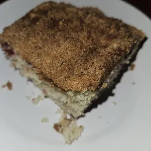 Coffee cake with raspberries