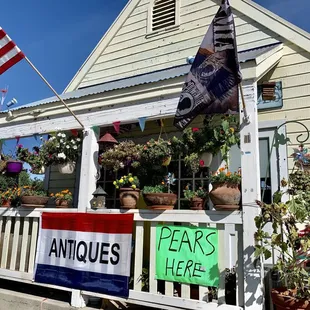 Felt like I was in middle America. The town is quaint and small love the American Flag!