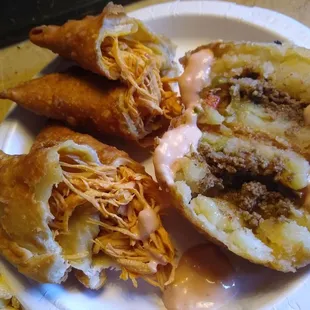 food, chicken wings and fried chicken