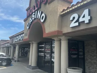 mollys casino