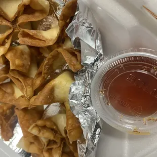 Cream cheese wontons