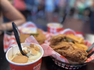 Hattie B’s Hot Chicken - Nashville - Lower Broadway