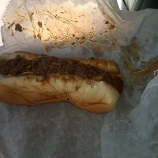 Nice chili dog served here.